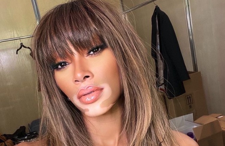 Tahun 2021, ada beberapa model rambut yang bisa Bunda coba agar tampilan lebih fresh, trendi, dan awet muda. Apa saja model rambut wanita yang sedang populer?