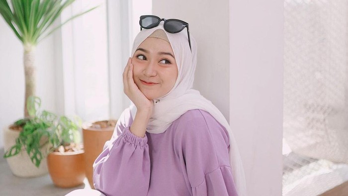 5 Tips Anti Kusam dan Lusuh dengan Pashmina Putih