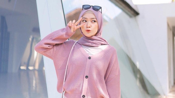 7 Kombinasi Warna Outfit Pastel Korea ala Saritiw