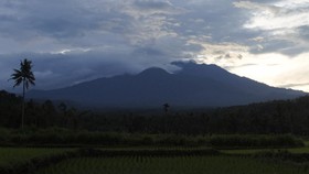 Bandara Banyuwangi Tutup Akibat Hujan Abu Erupsi Gunung Raung