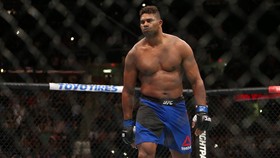 Hasil UFC Vegas 18: Overeem Kalah TKO dari Volkov