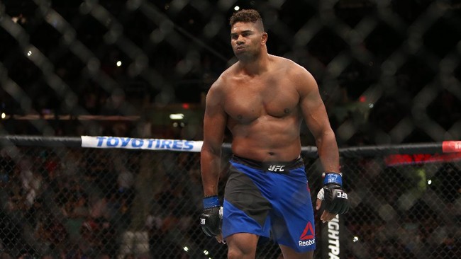 Petarung UFC Alistair Overeem berpeluang menang atas Alexander Volkov saat keduanya berduel di UFC Fight Night di Las Vegas, Minggu (7/2).