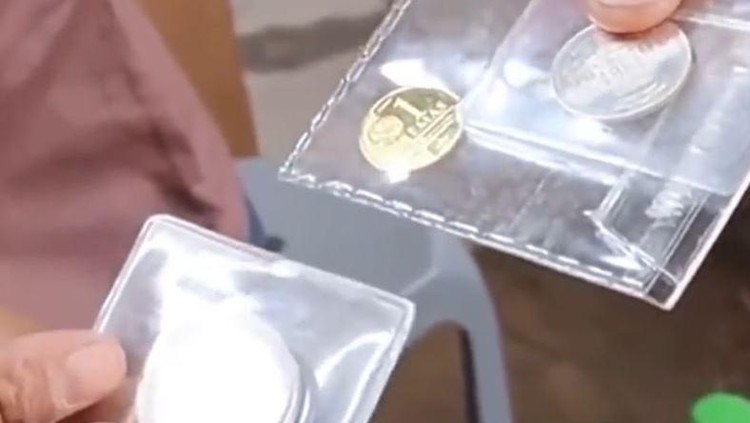 Pasar Muamalah yang berada di kawasan Depok ramai jadi perbincangan di media sosial. Dalam informasi itu disebutkan pasar ini tidak menggunakan mata uang Rupiah sebagai alat pembayaran, melainkan menggunakan mata uang Dinar dan Dirham.