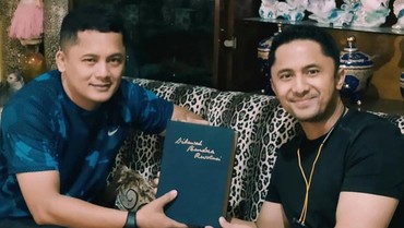 img-title Kakak Meninggal karena Covid-19, Hengky Kurniawan Berduka