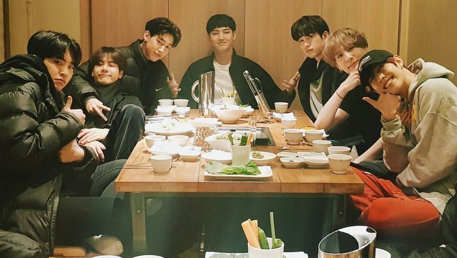 Jinyoung 'GOT7' Ternyata Doyan Ngemil Churros dan Ngopi Jinyoung 'GOT7' Ternyata Doyan Ngemil Churros dan Ngopi