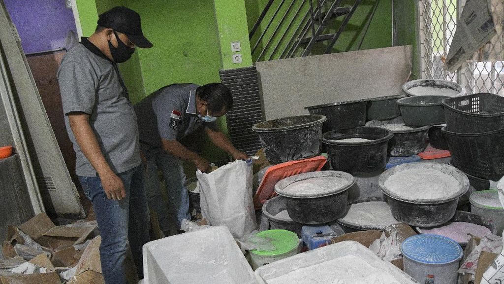 Pabrik 4 Merek Masker Wajah Digerebek Beredar Di Online Shop