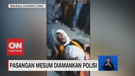 VIDEO: Digrebek Warga, Pasangan Mesum Ini Tetap Pelukan Mesra