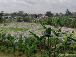 Soal Sampah Selapangan Bola, DPRD Bekasi Sebut Banyak Lahan Jadi TPS Liar