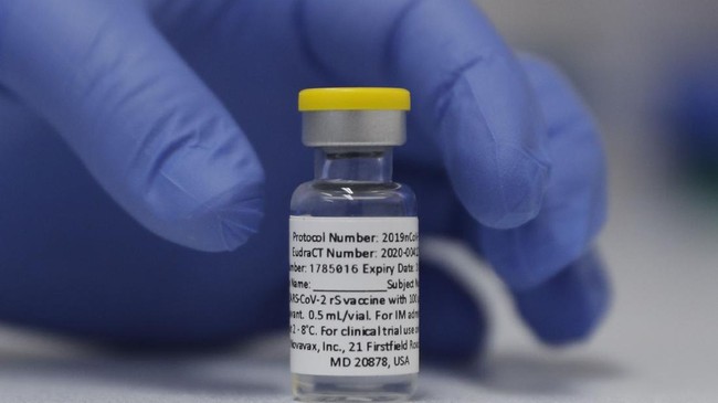 Regulator obat-obatan Uni Eropa (EMA) menyetujui penggunaan vaksin covid-19 Novavax, Nuvaxovid, untuk warga berusia 18 tahun ke atas pada Senin (20/12).