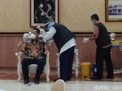 16 Orang Divaksin Tahap Dua di Balai Kota Surabaya