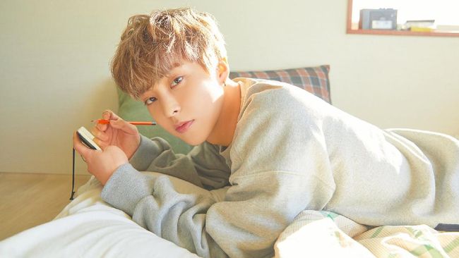 SM Entertainment memberitahukan bahwa anggota EXO, Xiumin, positif Covid-19.