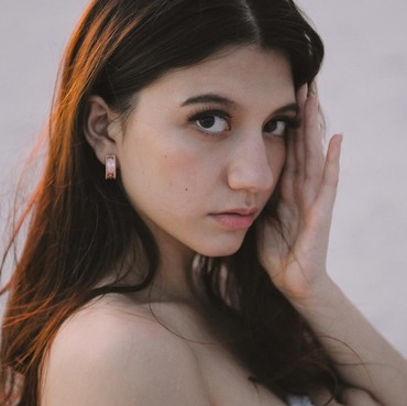 Cassandra Lee Deg-degan Pamer Gaun Putih, Baby Tsabina Bongkar Mau Lamaran?