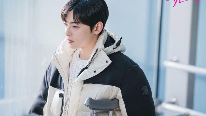 Daftar Harga Fastastis Jaket Cha Eun Woo di True Beauty