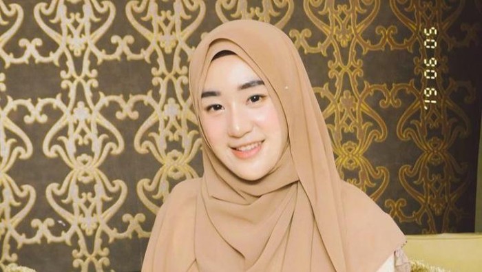 5 Gaya Hijab Larissa Chou dari Syar'i Sampai Modern