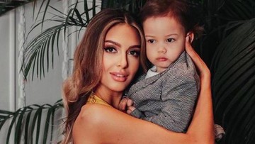 Miss Moskow dalam keadaan hamil saat bercerai