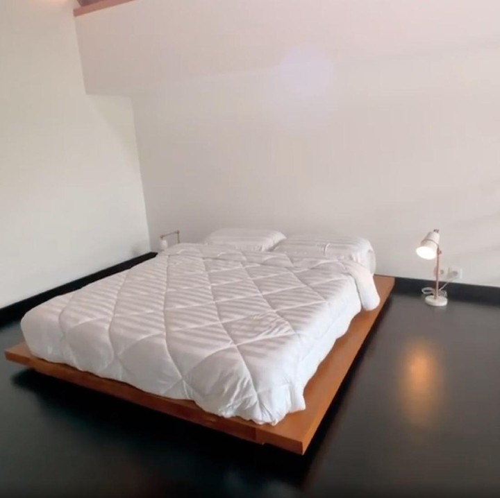 <p>Loft tersebut digunakan Hamish dan Raisa sebagai kamar tidur tamu. (Foto: Instagram @hamishdw)</p>