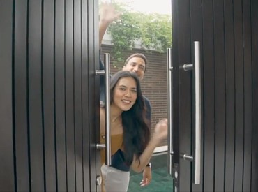 img-title Isu Numpang Hidup, 9 Potret Rumah Hamish Daud & Raisa Didesain Hangat Penuh Sentuhan Personal