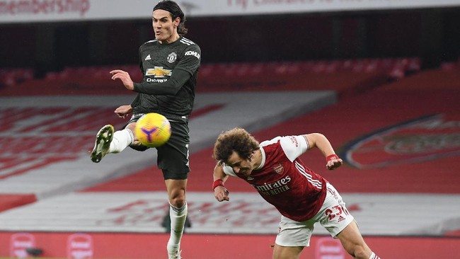 Edinson Cavani bisa menyamai torehan Cristiano Ronaldo saat Manchester United bersua Southampton dalam laga lanjutan Liga Inggris.
