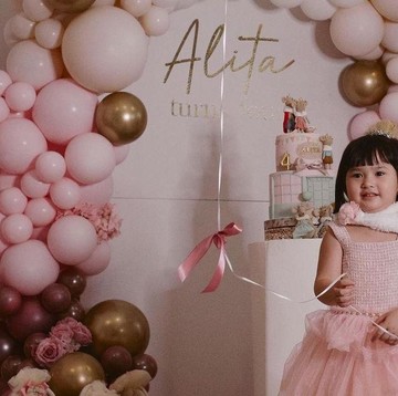 Genap 4 Tahun, Ini Dia Potret Pesta Ulang Tahun Alita Naora Lawi, Putri Pertama Alice Norin