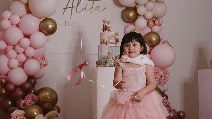 Genap 4 Tahun, Ini Dia Potret Pesta Ulang Tahun Alita Naora Lawi, Putri Pertama Alice Norin