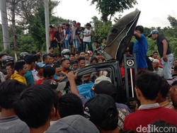 Adu Banteng Bus dan Pikap di Situbondo, Satu Orang Tewas Terjepit