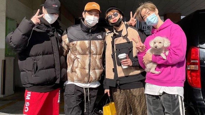 Potret Pulangnya Mark GOT7 ke LA, Sendu dan Haru