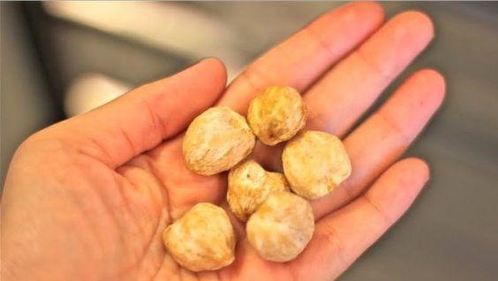 Cara Membuat Minyak Kemiri di Rumah dan Manfaatnya untuk Rambut