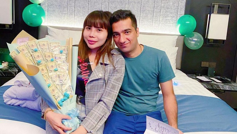 Eva Belisima dan Janu Eva Belisima dan Janu