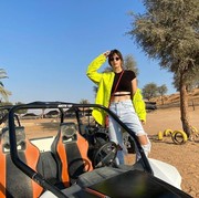 Style to Steal: Gaya Liburan Artis Cantik Nia Ramadhani