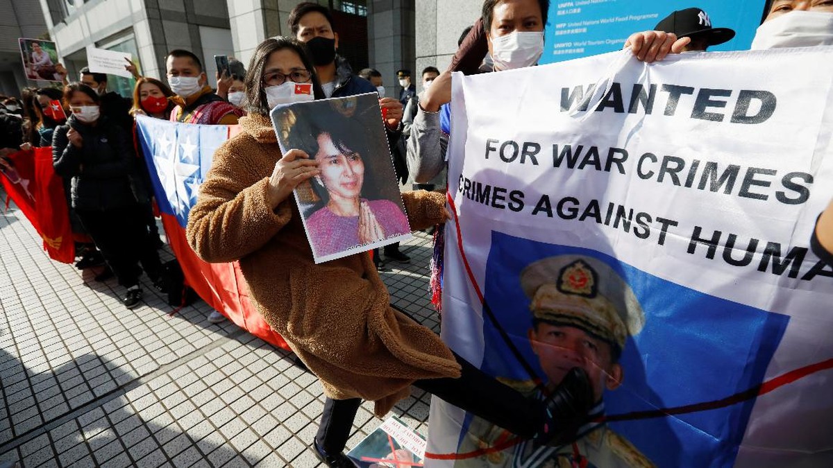FOTO: Ratusan Orang di Jepang Protes Kudeta Aung San Suu Kyi