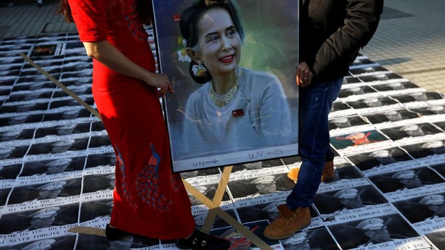 Pemerintah Inggris memanggil Dubes Myanmar Kyaw Zwar Minn pada Senin (1/2) atas kudeta yang dilakukan miiliter terhadap pemimpin sipil Aung San Suu Kyi.