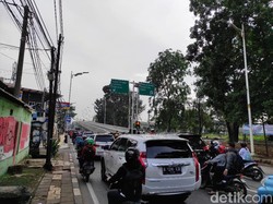 Keluhan Pengendara soal Kemacetan yang Timbul karena Flyover Tapal Kuda