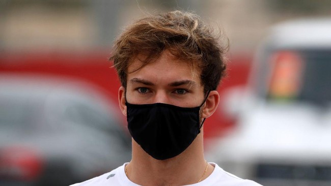 Pembalap F1 asal Prancis, Pierre Gasly, diketahui positif Covid-19 dan sedang menjalani isolasi mandiri.