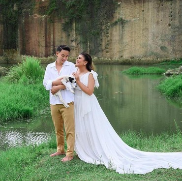 Lepas Masa Lajang, Regina Ivanova Resmi Menikah dengan Lucky Jayadi