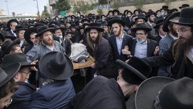 Rabi Garis Keras Israel yang 'Beking' Netanyahu Meninggal Dunia