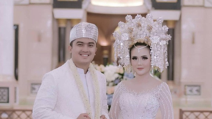 Selebgram Sarah Gibson Menikah, Mas Kawin Dolar New Zealand!