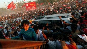 FOTO: Sosok Suu Kyi yang Kembali Ditahan Militer Myanmar