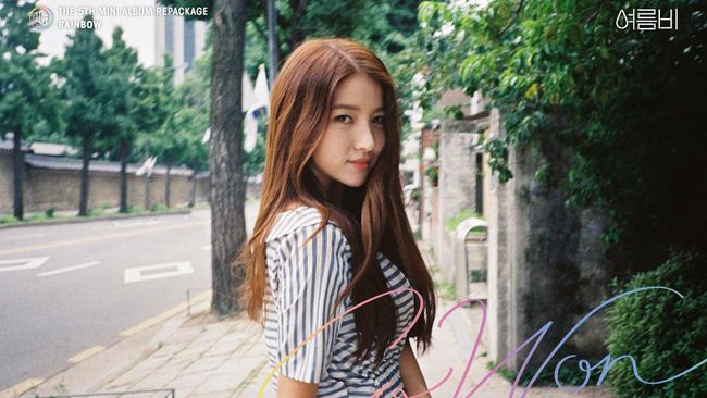 Source Music meminta maaf terkait kontroversi foto Sowon GFriend bersama patung maneken beratribut Nazi.