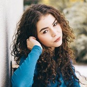 Gak Perlu Curling Iron atau Catokan, Ini 5 Cara Keritingkan Rambut Secara Alami!