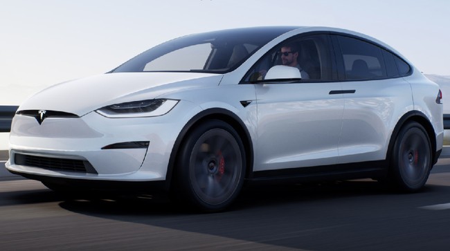 Prestige Image Motorcars sedang meminjamkan Tesla Model X ke Gisel untuk dicoba bersama anaknya, Gempi.