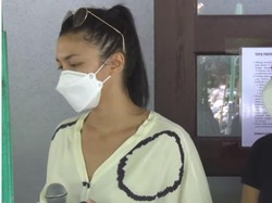 Tolak Masuk Islam, Pro dan Kontra Angela Gilsha Pakai Hijab Mengikuti