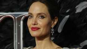 Angelina Jolie Bela Konten LGBT, Kritik Arab Larang Film Eternals