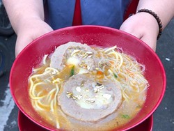 Mewah! Bakso Ini Diisi Lembaran Emas 24 Karat