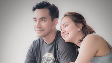 Respons Darius Sinathrya atas kesembuhan Donna Agnesia