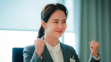 Song Ji Hyo Gugat Agensi Uzurocks, Tagih Upah yang Belum Dibayar