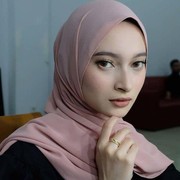 5 Gaya Hijab Valda Alvina, Istri Cantik Reza Zakarya D'Academy