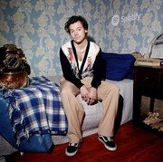 Inspirasi Outfit Rajutan dari Harry Styles 