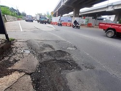 Bina Marga DKI Bakal Perbaiki Lubang Jl KH Noer Ali, Kalimalang, Pondok Bambu