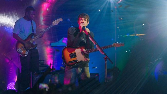 Lirik Lagu Alexander - Rex Orange County