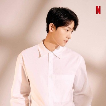 Terungkap, Ini Rahasia Otot Song Joong Ki yang Bikin Fans Histeris